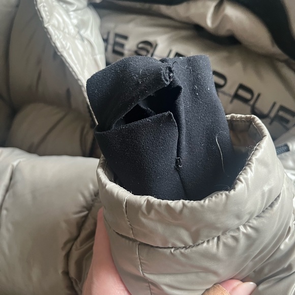 Aritzia Super Puff High Gloss 2XS - Picture 14 of 16